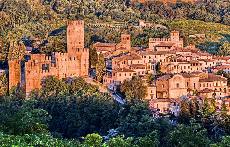 Castell Arquato_Piacenza_Italy, Italia, sun, Italy, Architecture, nice, monument, green, Landscapes, village, Ancient, Medieval, hills, Town, houses, colors, trees, Panorama, Castle, HD wallpaper