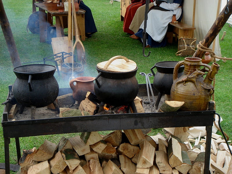Pots & pans, fire, medieval, food, cooking, kitchen, wood, HD wallpaper