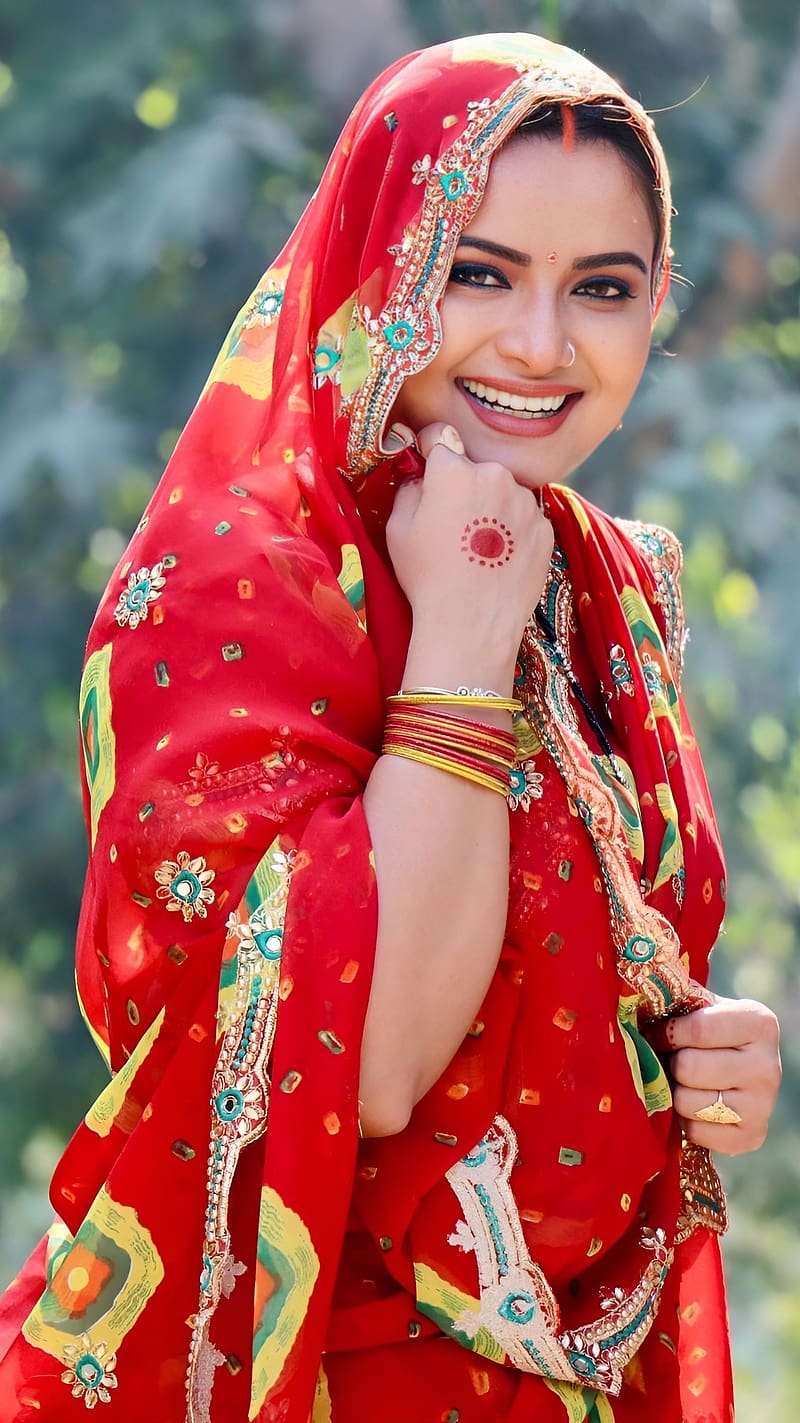 Neelam Giri, bhojpuri actress, saree beauty, HD phone wallpaper