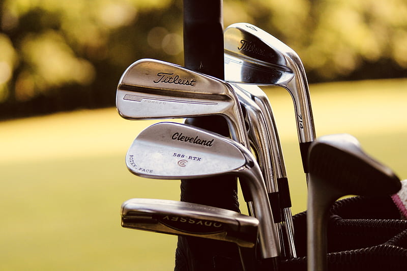 gray steel golf clubs on selective focus, HD wallpaper