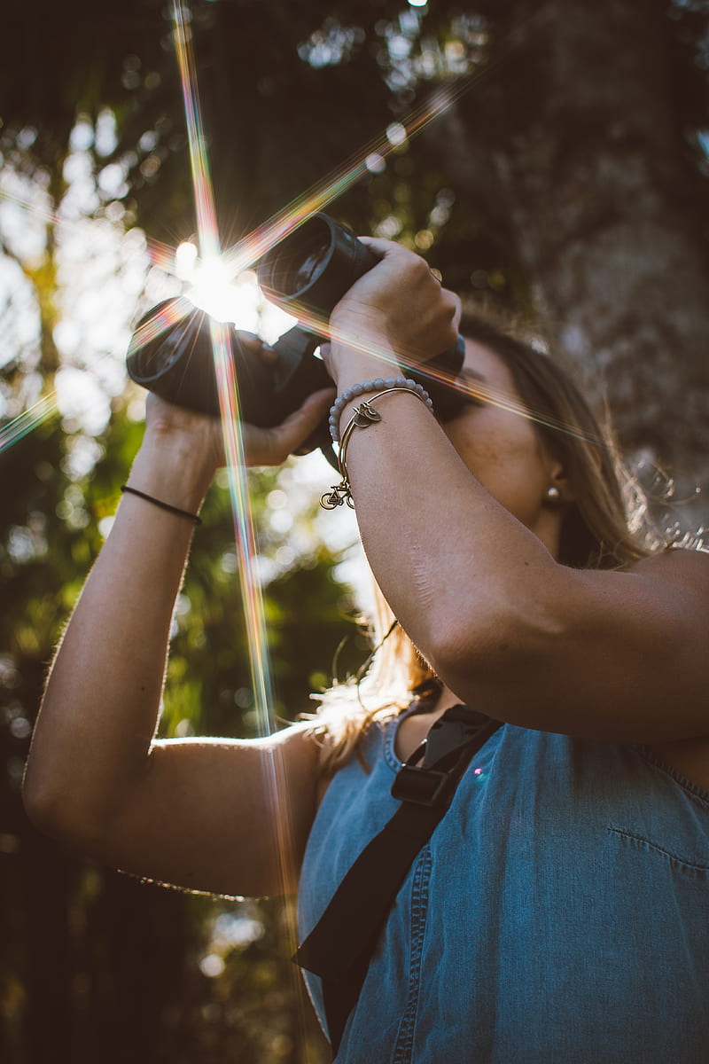 woman using binoculars in forest, HD phone wallpaper