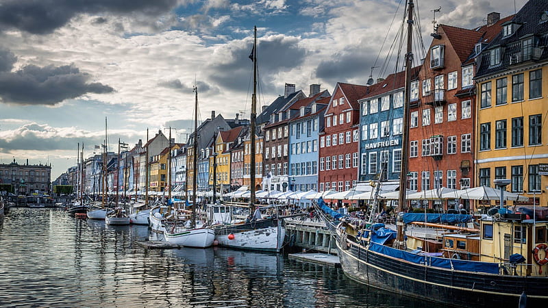 canal in the nyhavn district of copenhagen, city, boats, restaurants, canal, sky, HD wallpaper