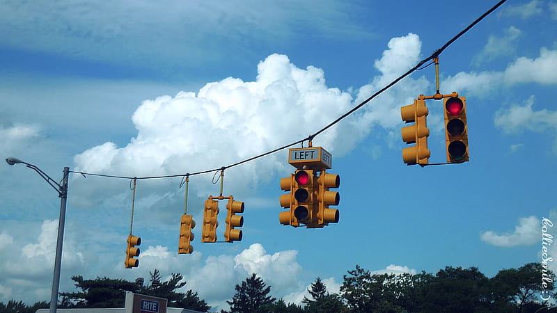 Cloud on a Wire! :D, cloud, traffic 1ight, traffic signals nsigns, blue sky, clouds, stop lights, HD wallpaper
