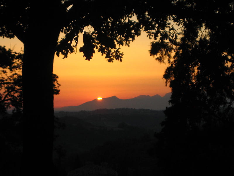 Sunset in Tuscany, Italy, red, sun, orange, wine, sunset, trees, sky, tree, mountains, italy, tuscany, HD wallpaper
