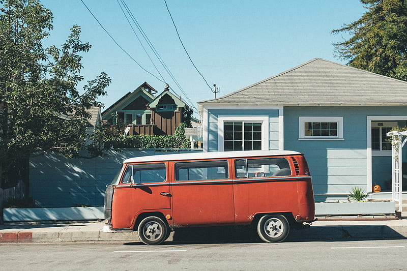 red Volkswagen Samba parked in front of teal house, HD wallpaper