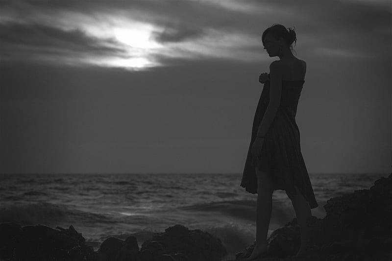 Forgiveness is choosing happiness over hurt, relax, black and white, summer, seaside, bonito, woman, sea, HD wallpaper