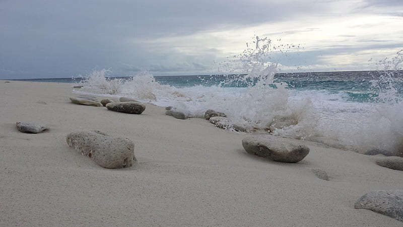Crashing Beach Waves & Rocks, Sand, Surf, Beaches, Waves, Rocks, Nature, HD wallpaper