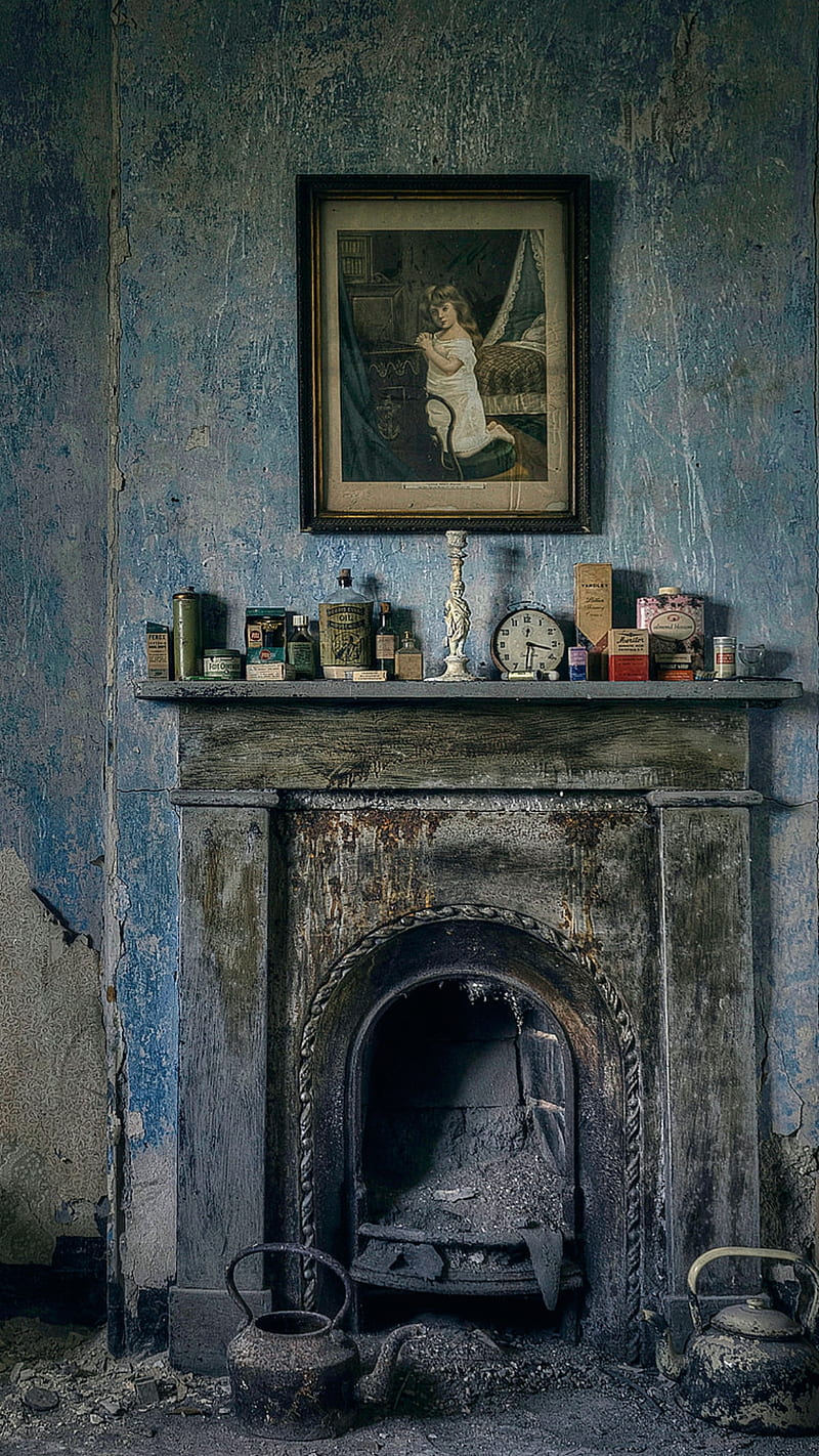 Old room, cracked wall, fireplace, watch, winter, HD phone wallpaper