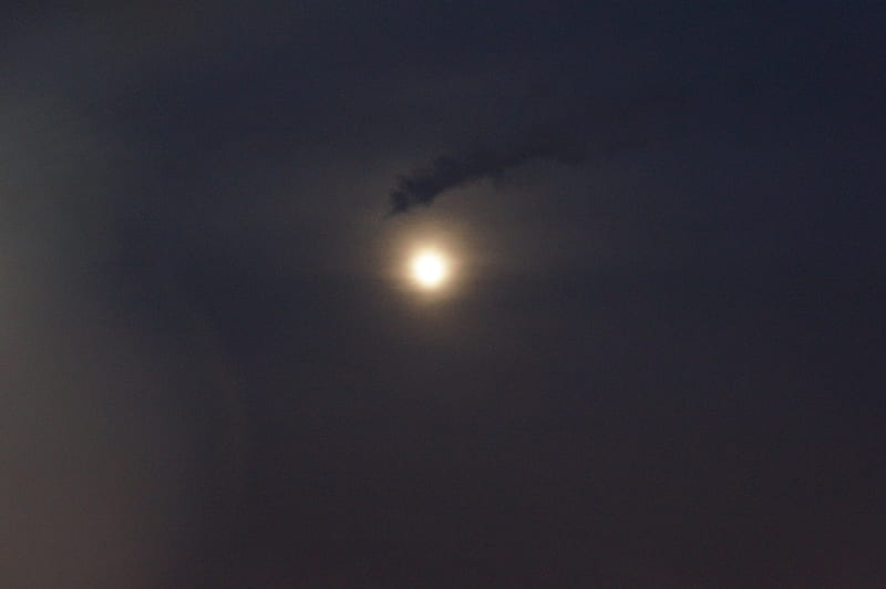Hazy Moon, hazy sun, night sky, hazy night, HD wallpaper