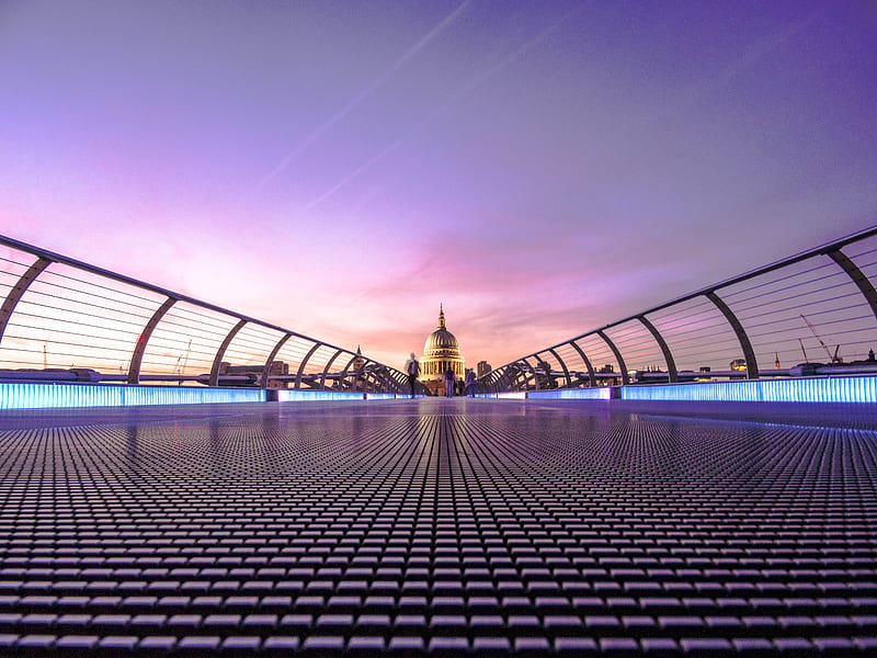 A view of St. Paul's Cathedral from the Millennium Bridge in London, HD wallpaper