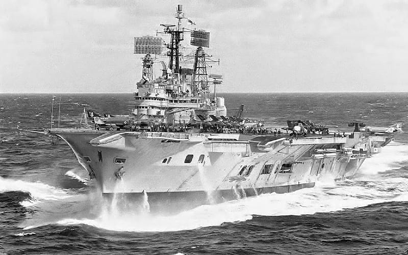 WORLD OF WARSHIPS ROYAL NAVY HMS ARK ROYAL AIRCRAFT CARRIER, air group of 38, 32 knots speed, 43000 tons, crew of 2570, 846 feet long, HD wallpaper
