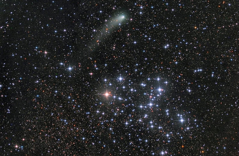 Messier 6 and Comet Siding Spring, stars, cool, comet, space, fun, galaxy, HD wallpaper