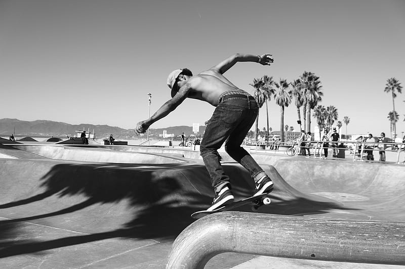 man skateboarding on ramp, HD wallpaper