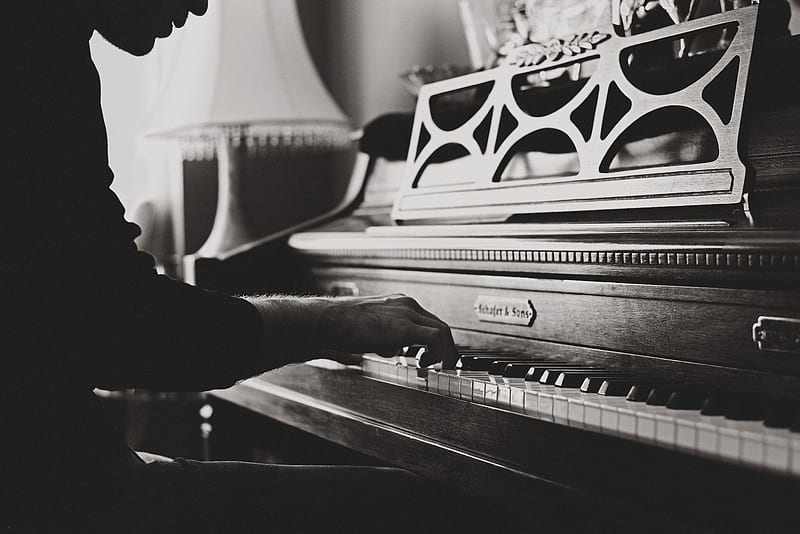 greyscale of man playing spinet piano close-up, HD wallpaper
