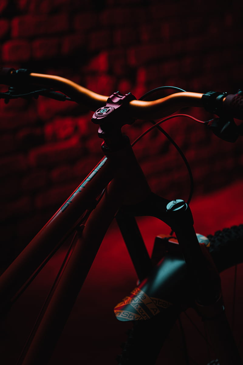 Bicicleta, mtb, oscuro, rojo, Fondo de pantalla de teléfono HD | Peakpx