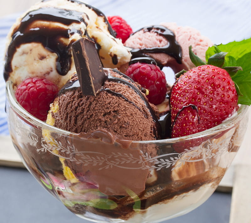 Ice Cream, chocolate, mint, raspberries, strawberries, vanilla, HD wallpaper