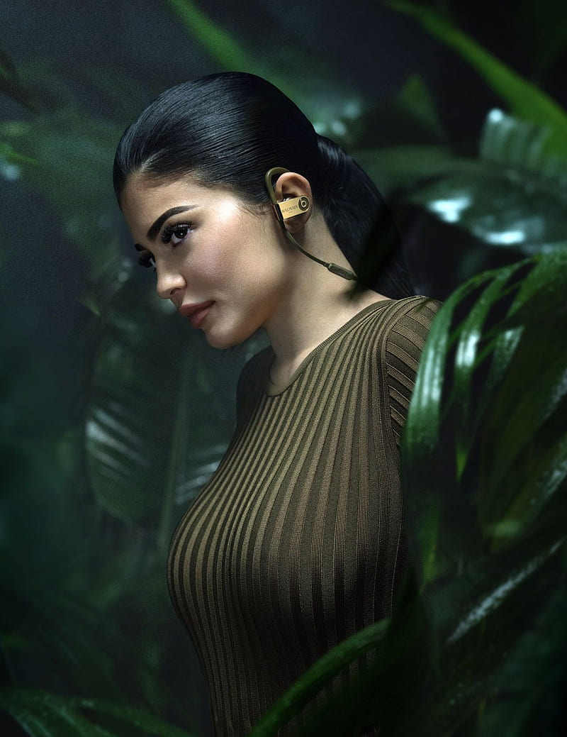 Kylie Jenner, model, women, women outdoors, portrait, HD phone wallpaper