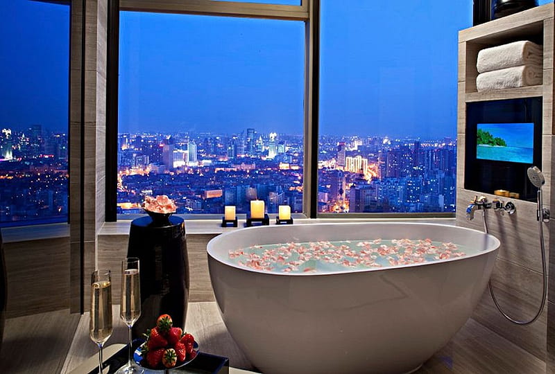 An awesome idea!, bath, lights, fruit, strawberries, wineglass, night, window, wine, towels, television, tv, candles, city view, glass, flower petals, tub, water, HD wallpaper