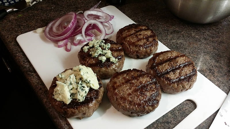 Wagyu burgers with blue cheese and red onion, cool, food, yummy, burgers, entertainment, fun, HD wallpaper