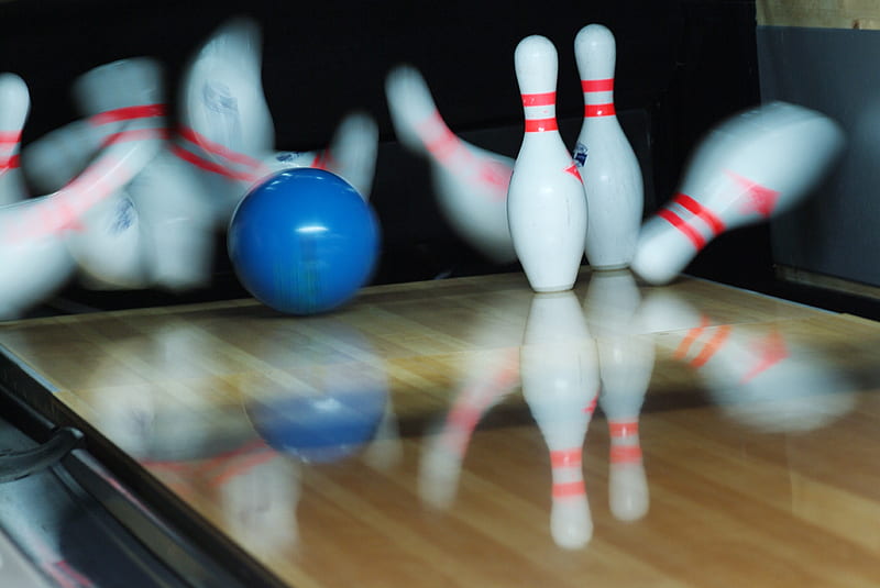 Blue Ball, ball, people, game, bowling, alley, pins, HD wallpaper