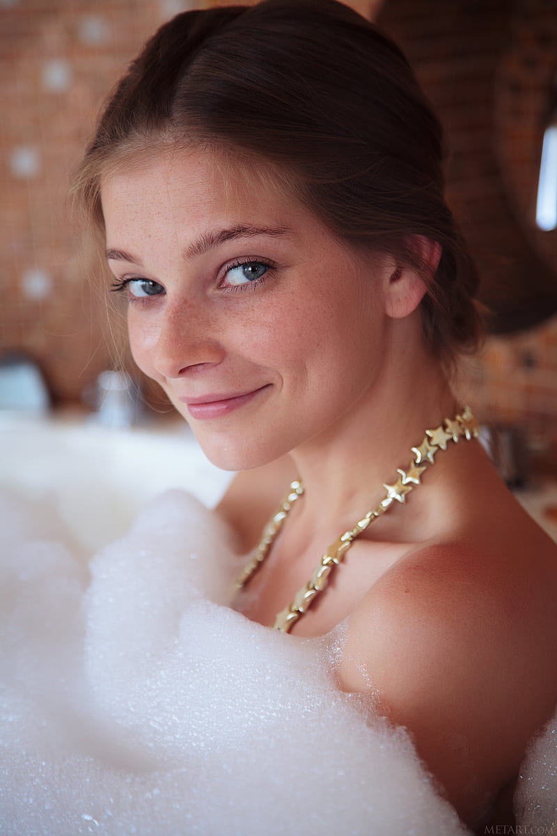 Indiana A, MetArt Magazine, smiling, women, face, looking at viewer, in bathtub, bathtub, HD phone wallpaper