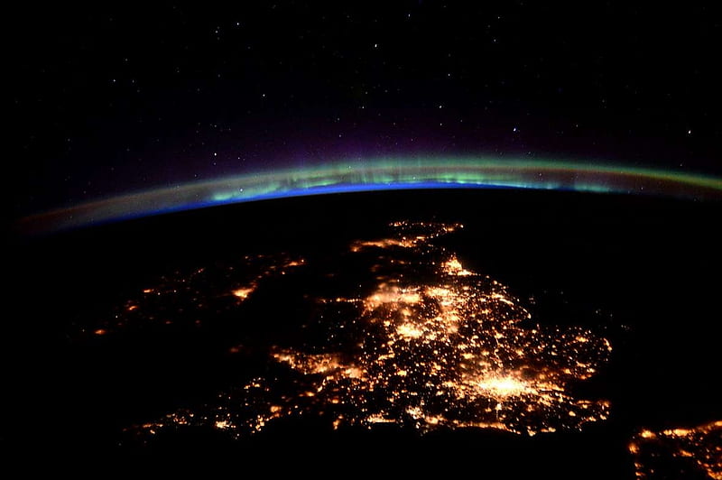 United Kingdom at night under an aurora, Great Britain, Space Station, graph, Tim Peake, United Kingdom, HD wallpaper