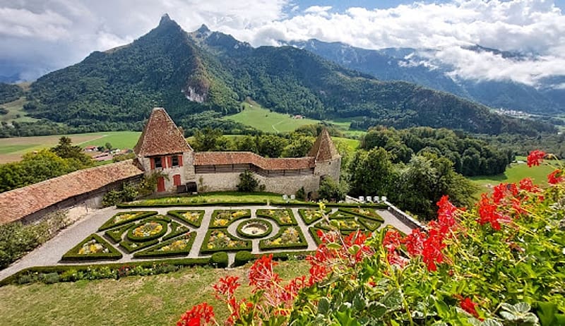 different view of the Alps from the chateau de Gruyeres, pristine arrea, manicured beds, mountains, fabulous view, HD wallpaper