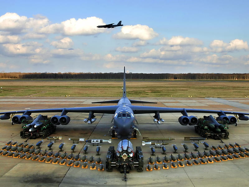 B52 Bomber, b52, airfield, bomb, bombs, aircraft, 1080i, plane, cool military, massive, bomber, HD wallpaper