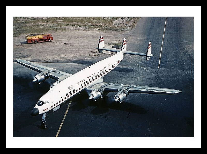 TWA Super Constellation Taxiing To Runway, Taxiway, TWA, Vintage, Lockheed, Shell Fuel Truck, L-1049, HD wallpaper