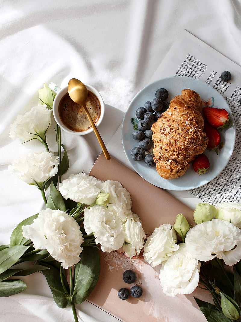 croissant, berries, coffee, blueberries, strawberries, flowers, HD phone wallpaper