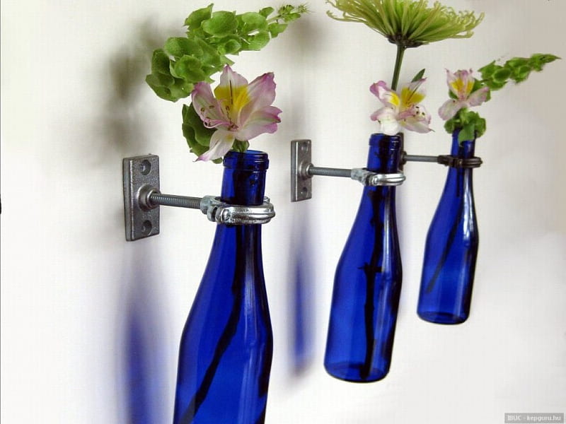 BRIGHT AND BLUE, glass, still life, graphy, plants, flowers, bottles, decor, HD wallpaper
