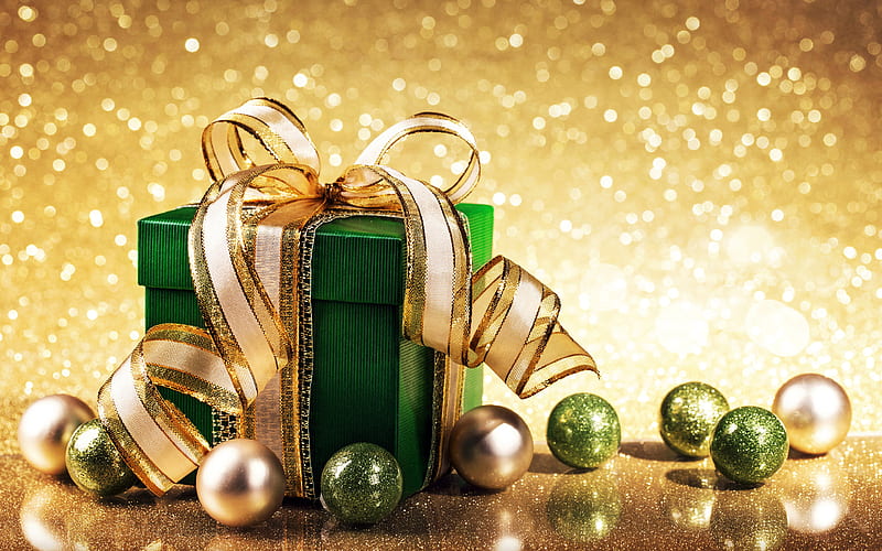 green gift box, golden christmas balls, Happy New Year, christmas decorations, xmas balls, gift boxes, Merry Christmas, new year concepts, HD wallpaper