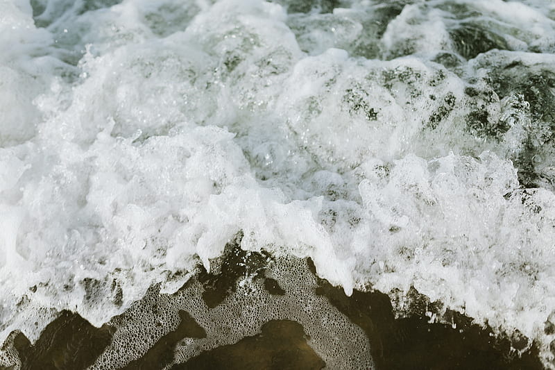 Water Waves Hitting Brown Sand, HD wallpaper