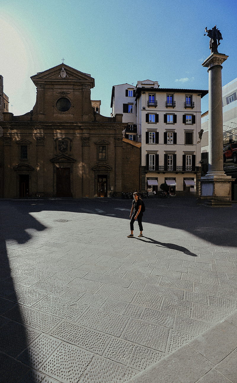 woman standing on open space, HD phone wallpaper