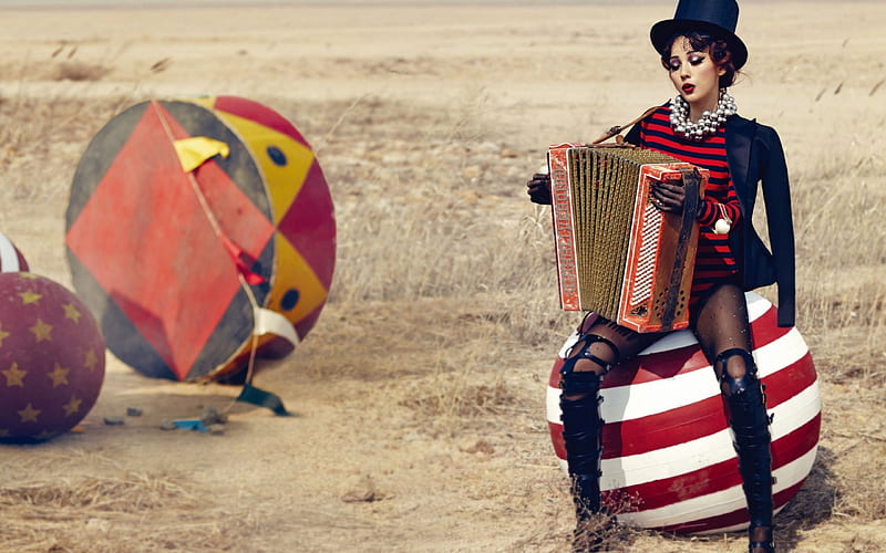 Lee Hyori, red, artist, woman, clown, ball, instrument, sand, south korean, pink, music, black, singer, hat, circus, girl, asian, accordion, HD wallpaper
