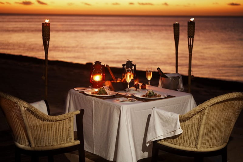 Romantic Beach Dining, polynesia, dinner, dusk, candlelight, sunset, eat, sea, beach, bora bora, sand, dining, evening, torches, exotic, romantic, romance, ocean, pacific, table for two, candles, paradise, dine, island, tahiti, tropical, HD wallpaper