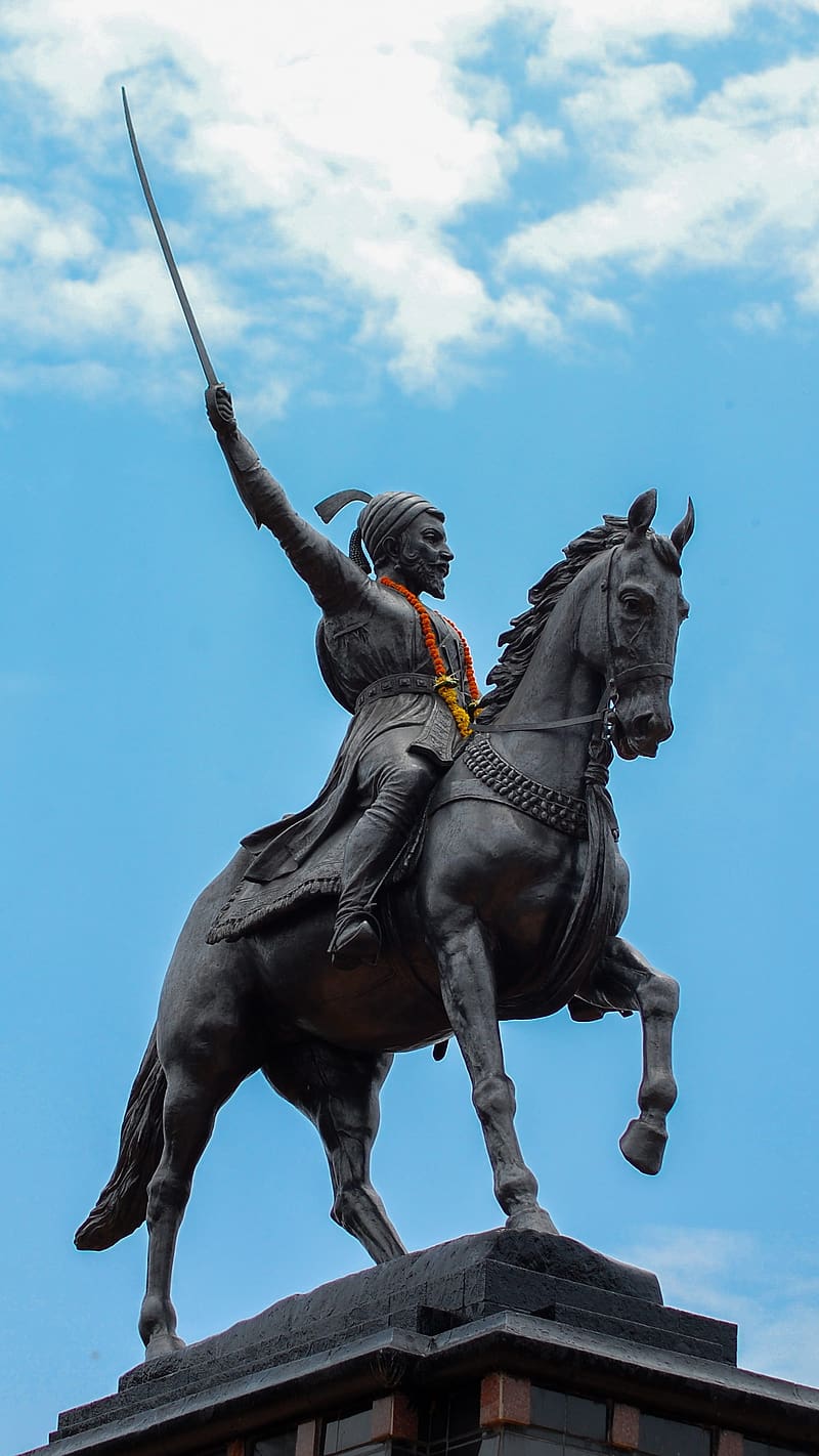 Shivaji Raje Bhosle, Statue With Blue Sky Background, chhatrapati shivaji maharaj, statue, blue background, maharaj, HD phone wallpaper