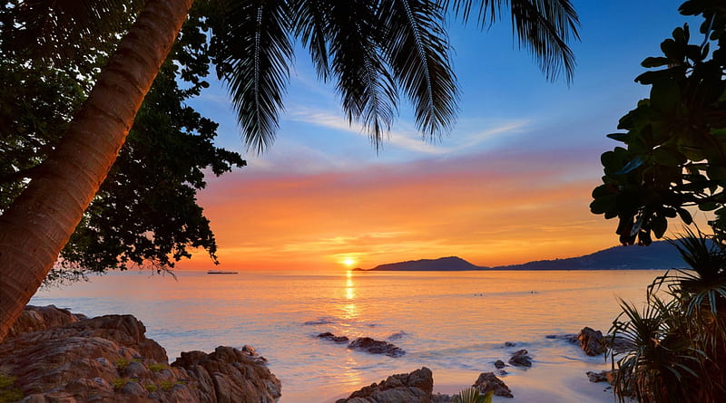Sunset Over Patong Beach, Phuket, hills, rocks, Thailand, bonito, sunset, sky, clouds, palm trees, sea, beach, sand, summer, tropical, HD wallpaper