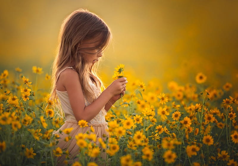 little girl, pretty, little, bonito, adorable, dainty, sightly, sweet, kid, graphy, fair, people, beauty, face, child, pink, Belle, bonny, lovely, comely, pure, blonde, roses, baby, cute, Standing, girl, flower, Fields, nature, white, childhood, HD wallpaper