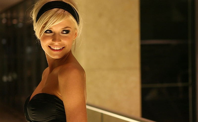 Lena Gercke, head band, short hair, blonde, strapless black dress, great smile, HD wallpaper