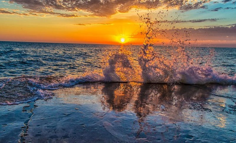 Sunset at the Sea, sun, water, seaside, colors, clouds, sky, coast, HD  wallpaper | Peakpx