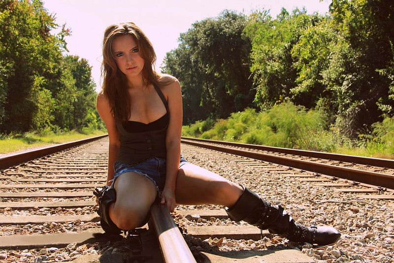 Going West . ., railroad, female, models, cowgirl, boots, fun, outdoors, women, brunettes, girls, tracks, western, style, HD wallpaper