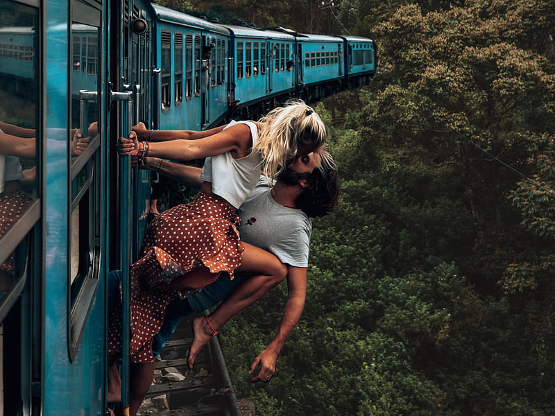 Couple Kissing Train , couple, kissing, train, graphy, HD wallpaper