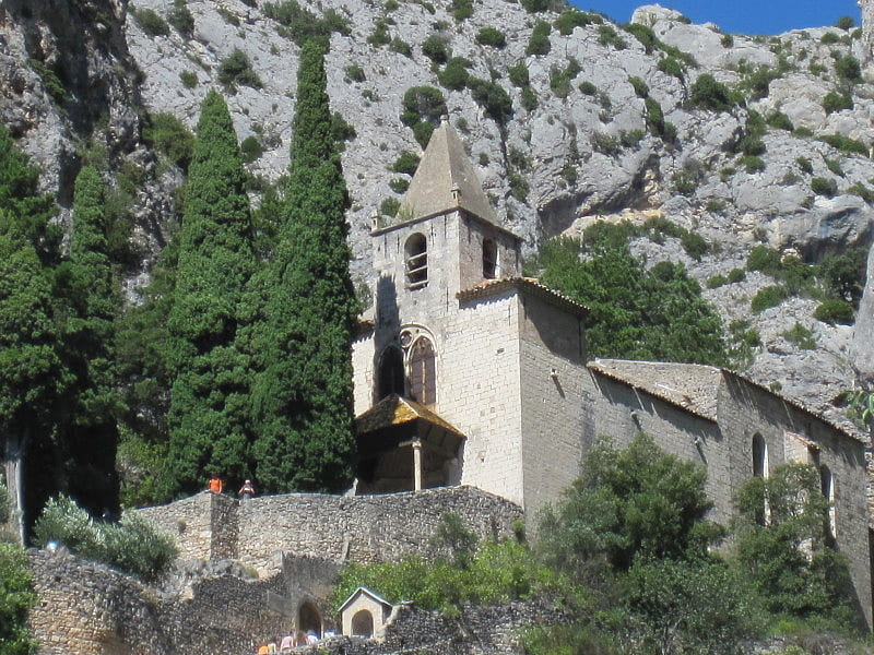 Eglise de Moustiers, eglise, nature, montagne, paysage, HD wallpaper