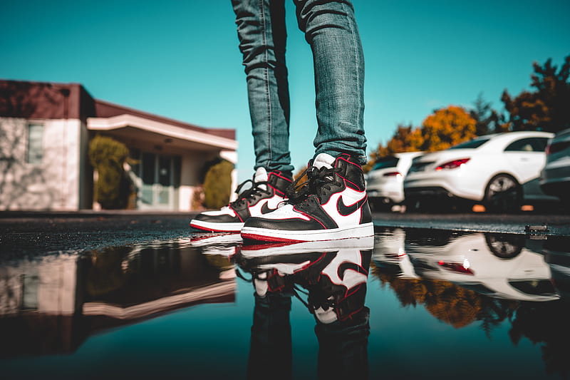 legs, sneakers, puddle, reflection, HD wallpaper