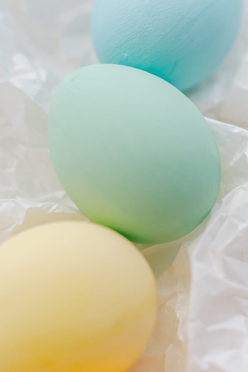 Three Colored Eggs In Close-up View, HD phone wallpaper