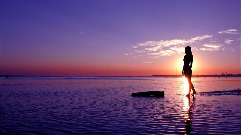A Quick Dip Before Sunset, sun, scenic, ocean, bonito, sunset, lavender, sky, clouds, women, beach, purple, nature, sunrise, blue, HD wallpaper