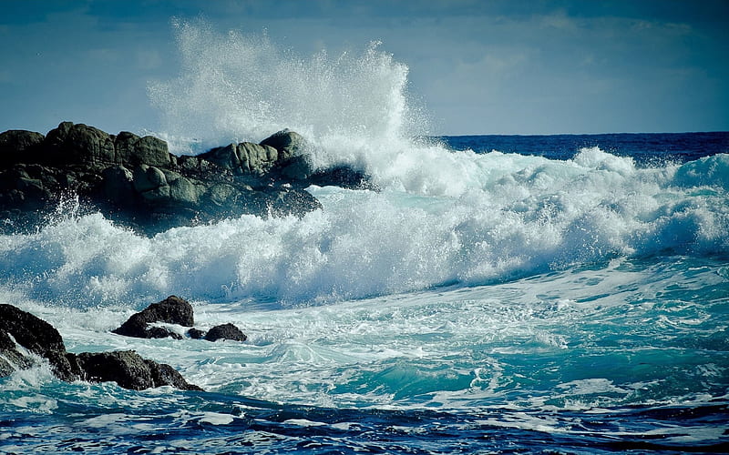 Waves Crashing Against Rocks, rocks, oceans, nature, waves, HD wallpaper