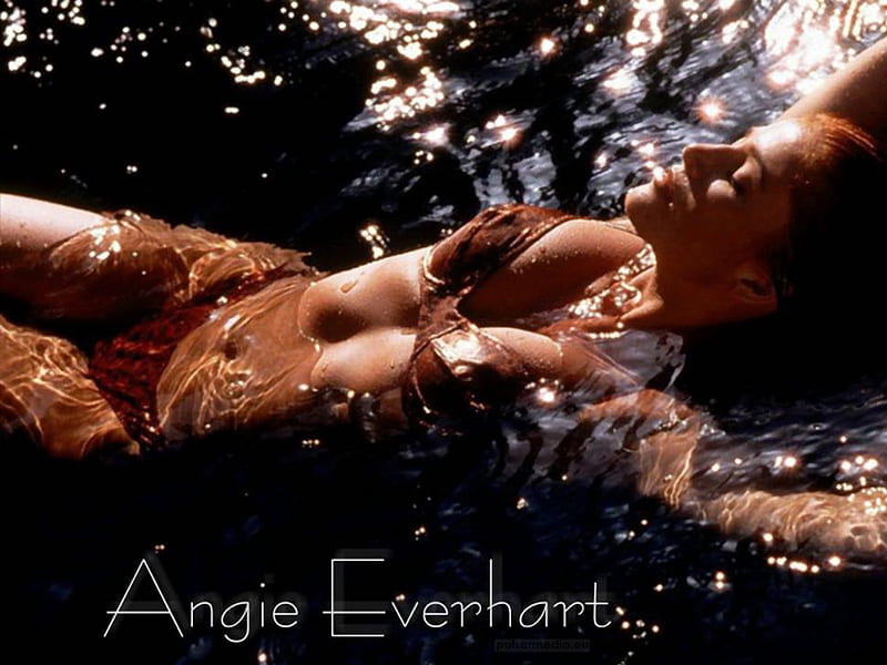 Angie everhart sexy