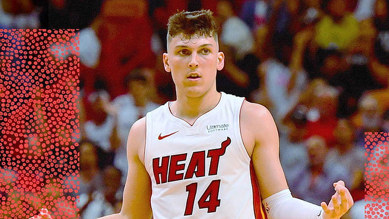 Tyler Herro Is Showing Hand Sign Wearing White Sports Dress In Blur Audience Background Sports, HD wallpaper